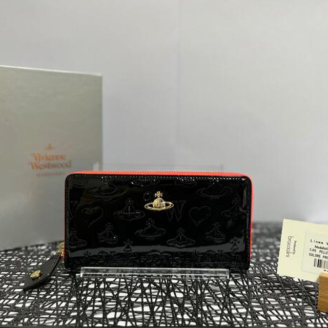 Vivienne Westwood(ヴィヴィアンウエストウッド)のVivienne Westwood 財布 長財布 エナメル 黒 赤 レディースのファッション小物(財布)の商品写真