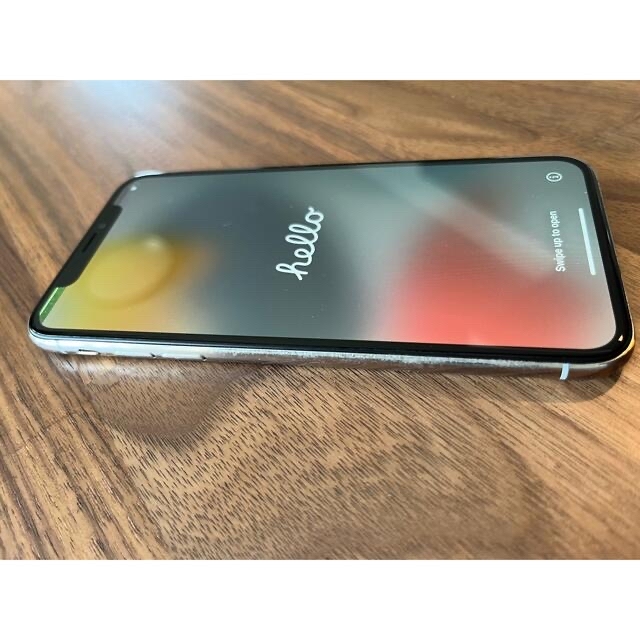 Apple(アップル)のiPhone X 256GB シルバー　SIMフリー スマホ/家電/カメラのスマートフォン/携帯電話(スマートフォン本体)の商品写真