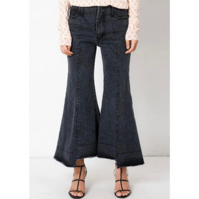 LE CIEL BLEU(ルシェルブルー)の新品未使用　アイレネ Denim Pants  クロップド フレアデニム レディースのパンツ(デニム/ジーンズ)の商品写真