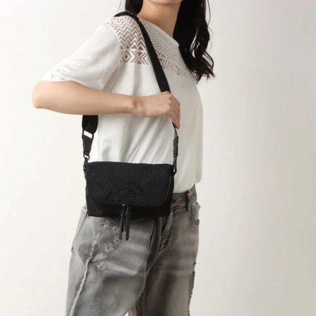 新品✨タグ付き♪デシグアル ショルダーバッグ ブラック 大特価‼️