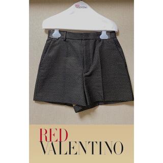 レッドヴァレンティノ(RED VALENTINO)の☆新品☆ 特別価格 RED VALENTINO 黒ショートパンツ(ショートパンツ)