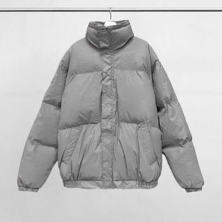 フィアオブゴッド(FEAR OF GOD)のessentials ダウン　XL 【激安最終価格】(ダウンジャケット)