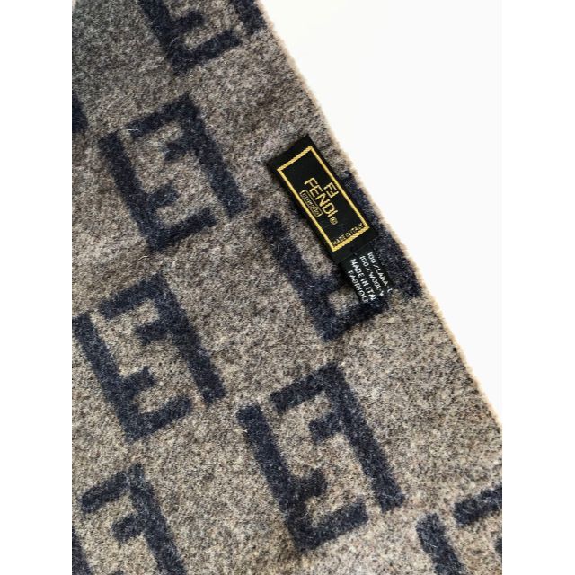 美品イタリア製☆フェンディFENDI☆ズッカ柄 リバーシブル☆男女 美品イタリア製☆フェンディFENDI☆ズッカ柄 リバーシブル☆男女