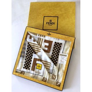 FENDI(バンダナ/スカーフ)のフリマアイテム一覧 FENDI(バンダナ/スカーフ)のフリマアイテム一覧