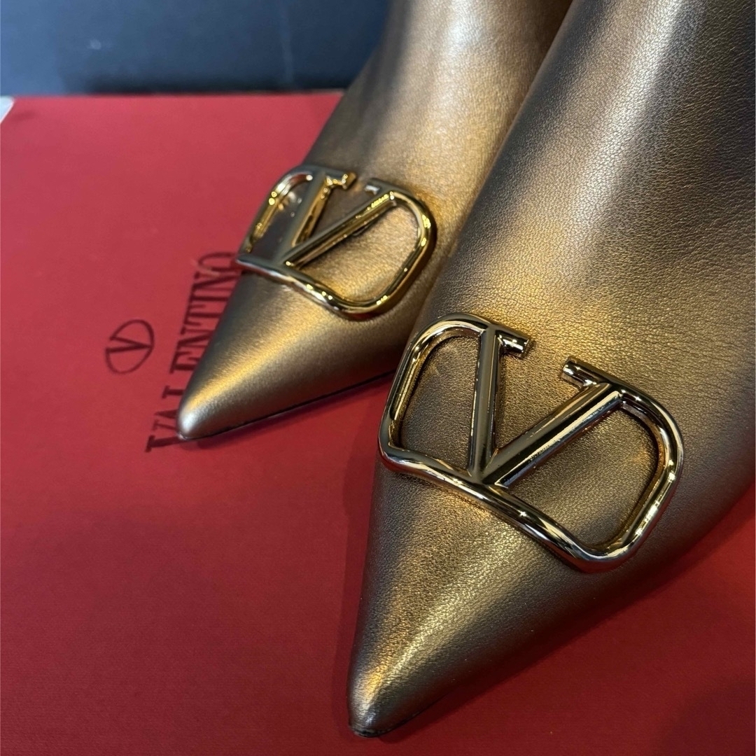 VALENTINO(ヴァレンティノ)のショートブーツ⭐︎VALENTINO レディースの靴/シューズ(ブーツ)の商品写真