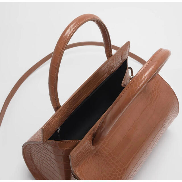 Charles and Keith(チャールズアンドキース)のvintage クロックエフェクト ダブルハンドルバッグ （Tan） レディースのバッグ(ハンドバッグ)の商品写真