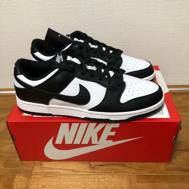 NIKE(ナイキ)の新品 正規品 nike dunk low panda ナイキ ダンク パンダ メンズの靴/シューズ(スニーカー)の商品写真