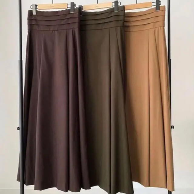 louren / pleats flare long skirt レディースのスカート(ロングスカート)の商品写真