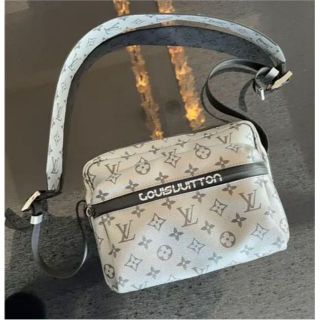 ヴィトン(LOUIS VUITTON) メッセンジャーバッグ(メンズ)の通販 300点 ...