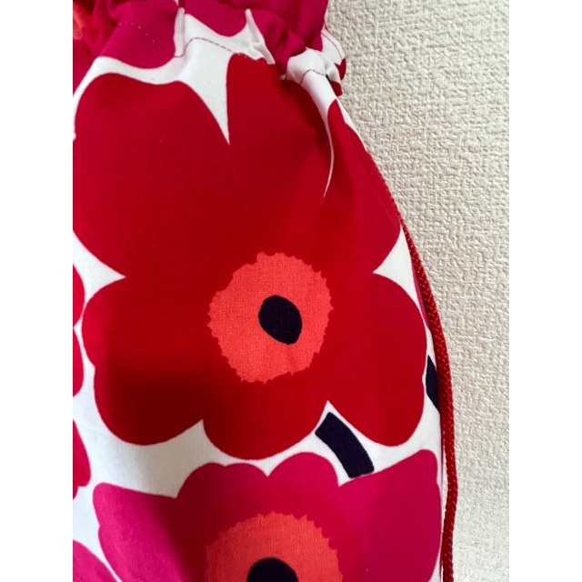 marimekko(マリメッコ)の❤️新品未使用❤️可愛いです♪人気♪マリメッコトート肩がけ巾着バッグハンドメイド レディースのバッグ(トートバッグ)の商品写真