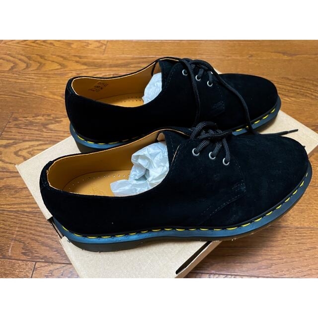 Dr.Martens(ドクターマーチン)の【新品未使用】Dr.Martens 3ホールシューズ SOFTBUCK ブラック メンズの靴/シューズ(ドレス/ビジネス)の商品写真