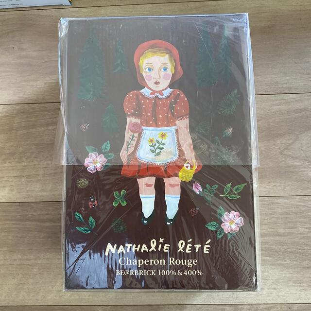 BE@RBRICK(ベアブリック)のBe@rbrick × Nathalie Lete Chaperon rouge ハンドメイドのおもちゃ(フィギュア)の商品写真