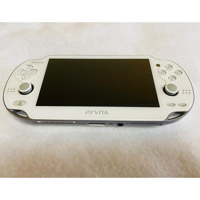 PlayStation Vita(プレイステーションヴィータ)のPS Vita PCH-1100ZA02 クリスタルホワイト 動作良好 エンタメ/ホビーのゲームソフト/ゲーム機本体(家庭用ゲーム機本体)の商品写真