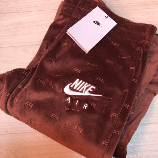 NIKE(ナイキ)の新品 NIKE ナイキ 刺繍ロゴ ベロアパンツ NIKE AIR レディースのパンツ(その他)の商品写真