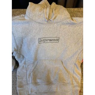 シュプリーム(Supreme)のsupreme kaws chalk logo hooded sweat box(パーカー)