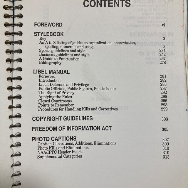 AP通信　The Associated Press Stylebook エンタメ/ホビーの本(語学/参考書)の商品写真