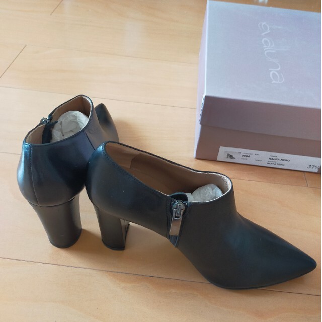 新品☆evaluna 黒　ブーティー　37.5 レディースの靴/シューズ(ブーティ)の商品写真