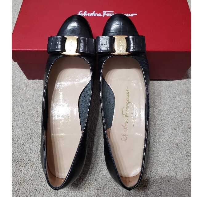 レディースSalvatore  FERRAGAMO　レザーパンプス