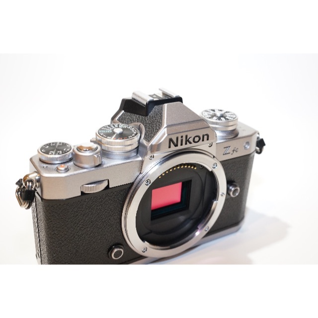 Nikon(ニコン)のNikon Zfc 28mm f2.8 Special Editionキット スマホ/家電/カメラのカメラ(ミラーレス一眼)の商品写真