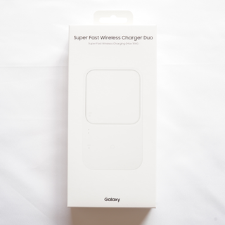 ギャラクシー(Galaxy)のGalaxy Super Fast Wireless Charger Duo(バッテリー/充電器)