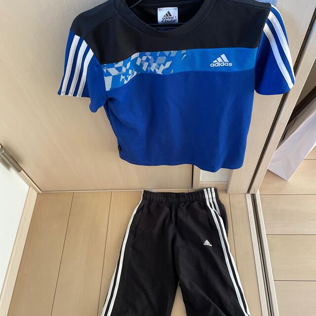 adidas(アディダス)の140cm adidas 半袖プラクティスシャツ　ハーフパンツセットused スポーツ/アウトドアのサッカー/フットサル(ウェア)の商品写真