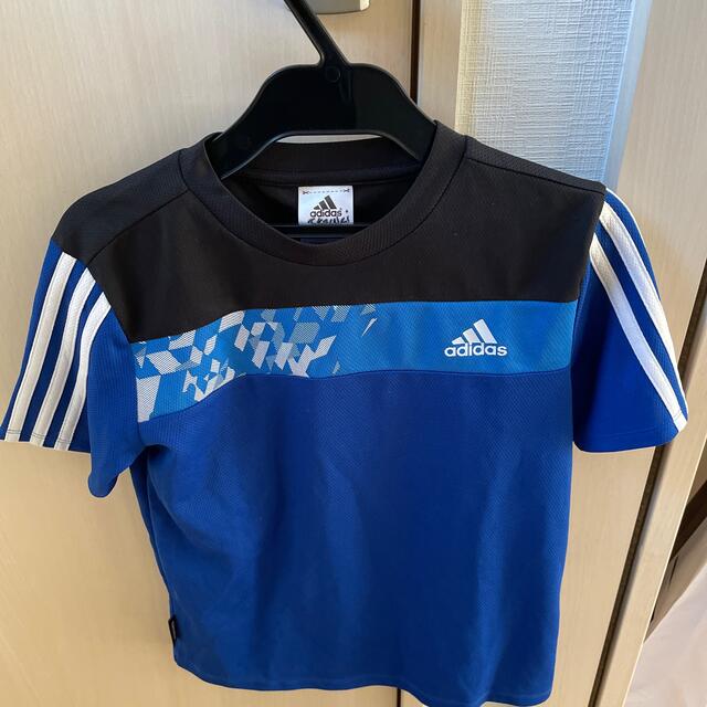 adidas(アディダス)の140cm adidas 半袖プラクティスシャツ　ハーフパンツセットused スポーツ/アウトドアのサッカー/フットサル(ウェア)の商品写真