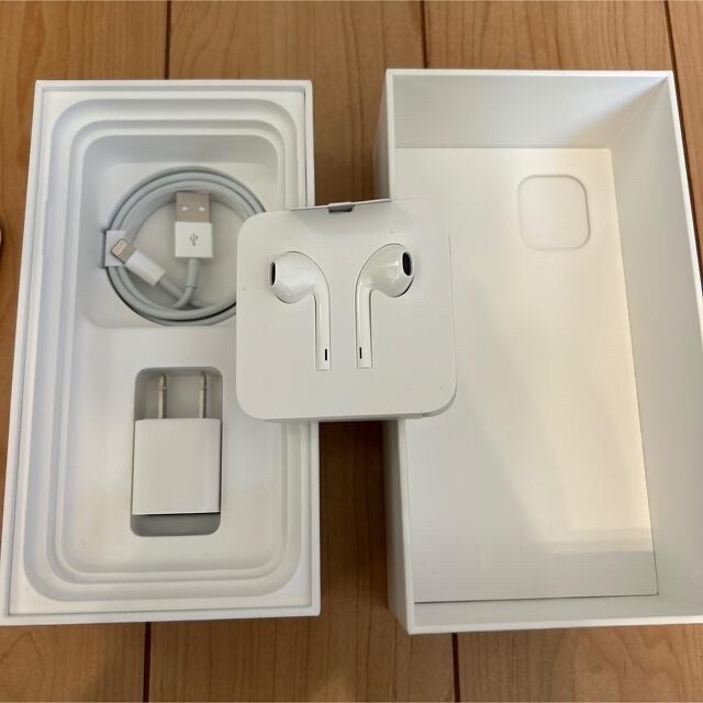返品交換不可】 - Apple 【美品】iPhone11 SIMロック解除済み au 激安ネット通販 128 11 Ryu様専用 iPhone GB SIMロック解除済 au スマートフォン本体