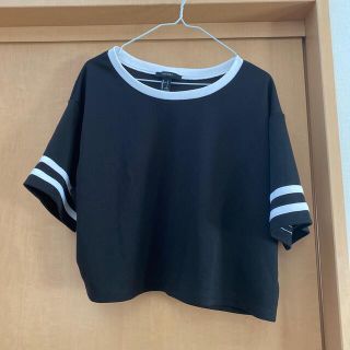 フォーエバートゥエンティーワン(FOREVER 21)のforever21 黒 トップス スポーツウェア(カットソー(半袖/袖なし))