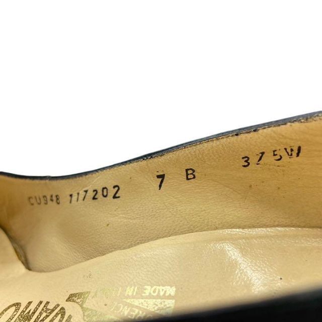 Salvatore Ferragamo(サルヴァトーレフェラガモ)のフェラガモ パンプス 24 黒 レザー プレーントゥ 冠婚葬祭 レディース 靴 レディースの靴/シューズ(ハイヒール/パンプス)の商品写真