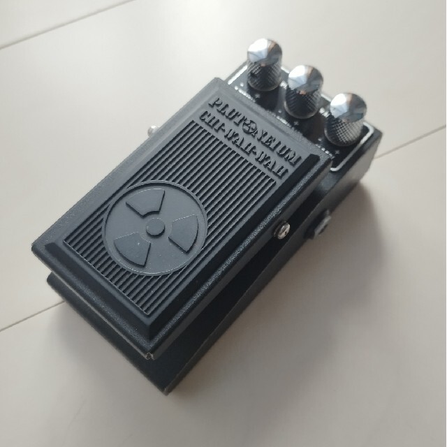 Plutoneium/Chi-Wah-Wah Bass – LEP INTERNATIONAL