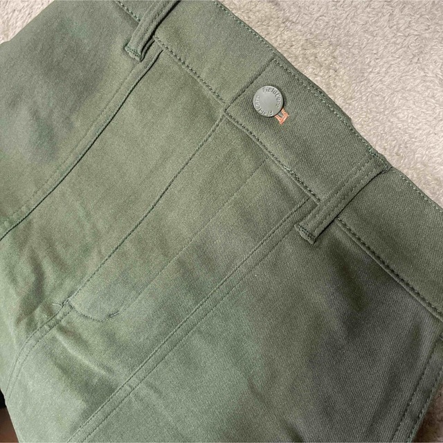 WORKMAN(ワークマン)の新品未着　ワークマン  ウィモーション ベーカースカートS カーキ レディースのスカート(ひざ丈スカート)の商品写真