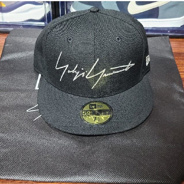 Yohji Yamamoto(ヨウジヤマモト)の新品　newera ✕ﾖｳｼﾞﾔﾏﾓﾄ　キャップ　7 1/2 59.6センチ メンズの帽子(キャップ)の商品写真