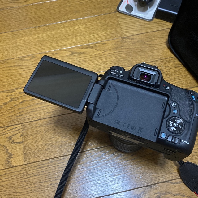 Canon(キヤノン)のCANON EOS8000D ダブルズームキット スマホ/家電/カメラのカメラ(デジタル一眼)の商品写真