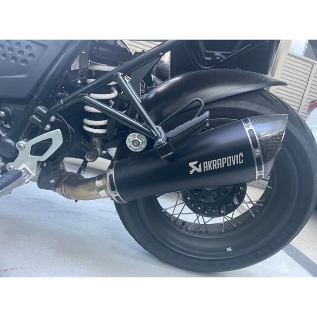 アクラポビッチ　BMW RnineT マフラー