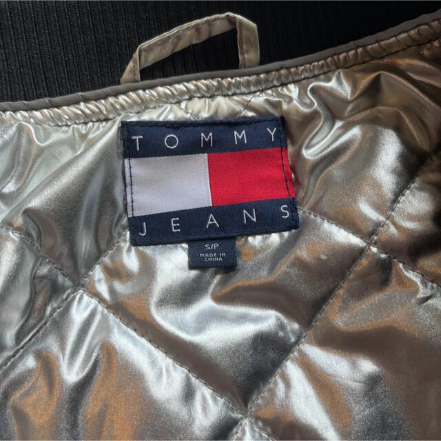 TOMMY HILFIGER(トミーヒルフィガー)のTOMMY JEANS ジャケット　ブルゾン レディースのジャケット/アウター(ブルゾン)の商品写真