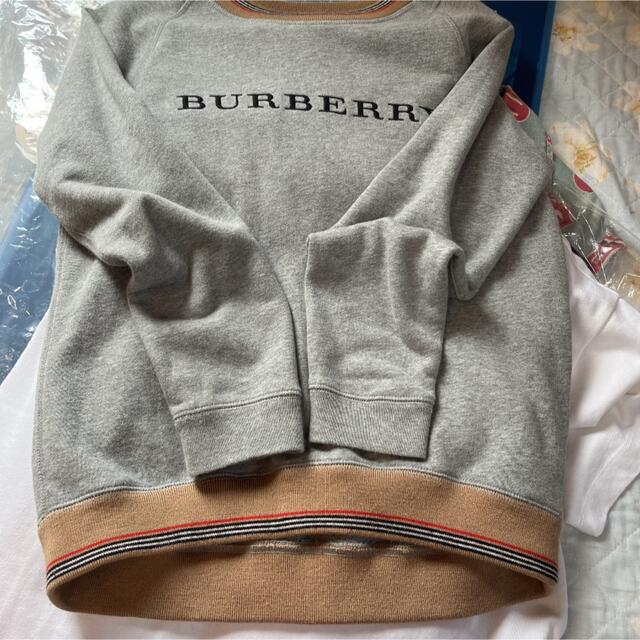 BURBERRY(バーバリー)のバーバリー　スウェット　Burberry レディースのトップス(トレーナー/スウェット)の商品写真