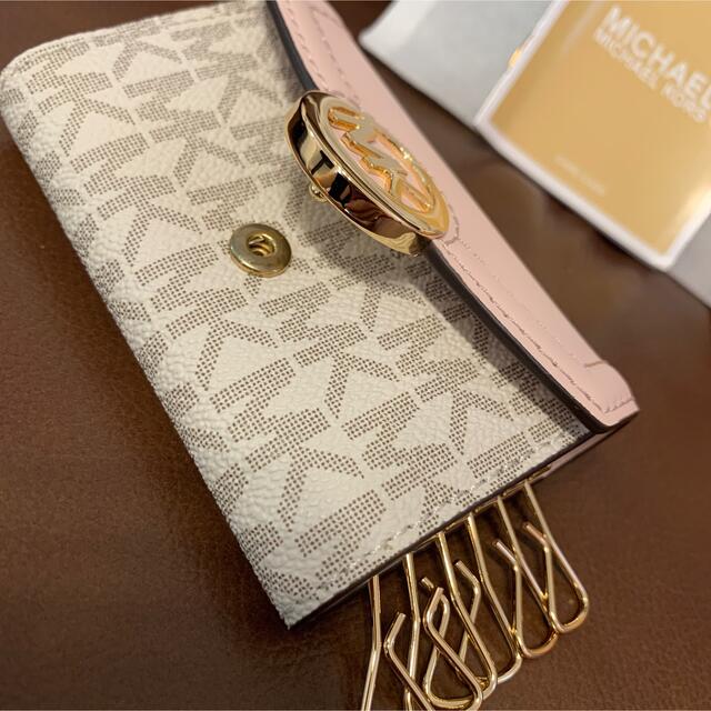 Michael Kors - 【新品未使用】MICHAEL KORS キーケース ピンクの通販