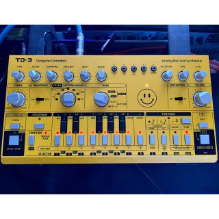 behringer TD-3-AM アナログ・ベースライン・シンセサイザー(キーボード/シンセサイザー)