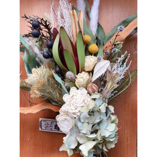 高品質】 3種の紫陽花とワイルドフラワーのシーズンスワッグ橤 アース 高品質】 3種の紫陽花とワイルドフラワーのシーズンスワッグ橤 アース