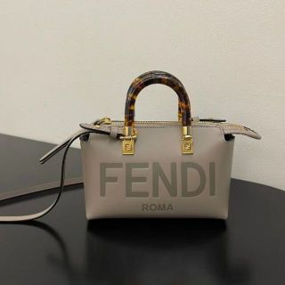 フェンディ ミニバッグの通販 600点以上 | FENDIを買うならラクマ