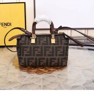 フェンディ ミニバッグの通販 600点以上 | FENDIを買うならラクマ