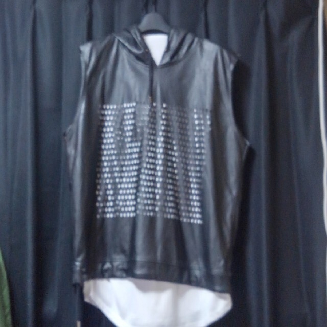 LHP(エルエイチピー)の赤西着　ホワイトランドブラックバーン　レザーノースリーブパーカー メンズのトップス(Tシャツ/カットソー(半袖/袖なし))の商品写真