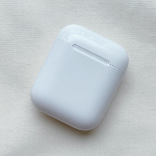Apple(アップル)のエアーポッツ　AirPods エアーポッズ　充電ケース　充電機　充電　純正　正規 スマホ/家電/カメラのオーディオ機器(ヘッドフォン/イヤフォン)の商品写真