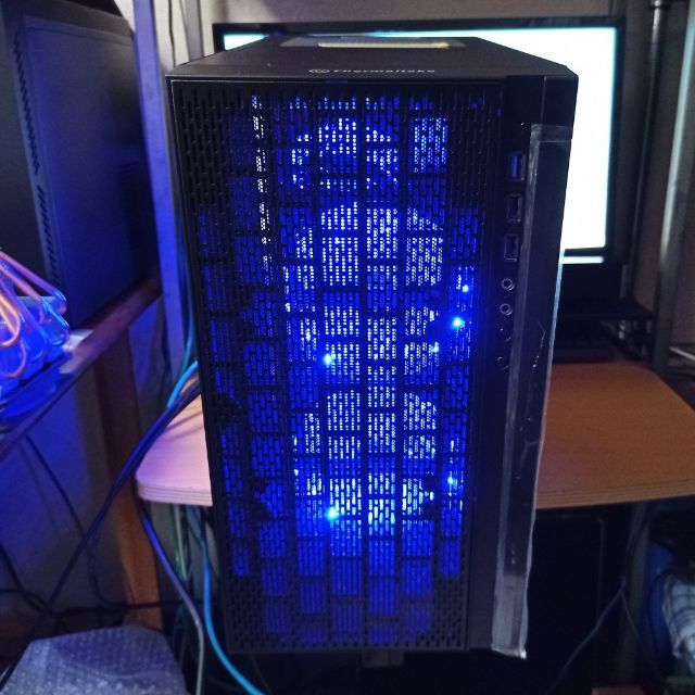 グリーン・ホワイト系 完成品♪ ゲーミングPC Xeon E5-2667v2(Corei7
