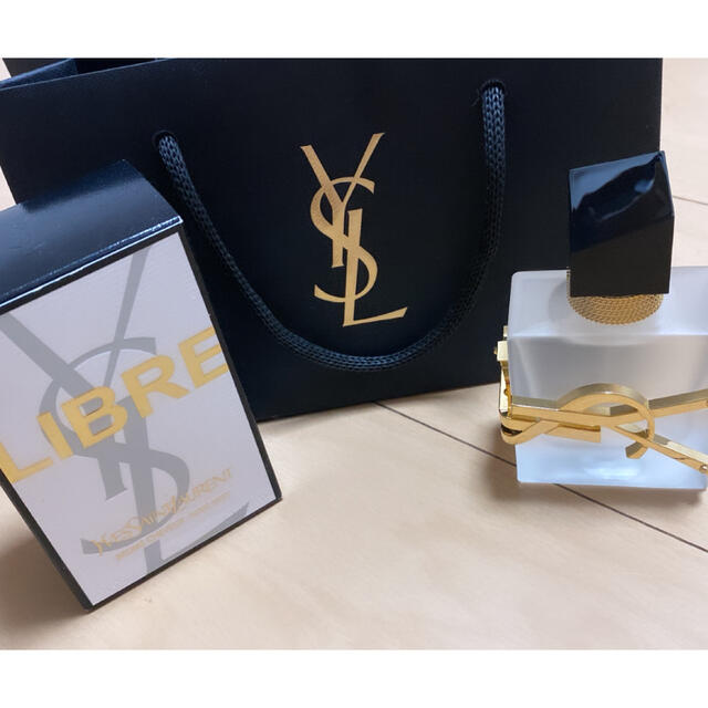 Yves Saint Laurent Beaute(イヴサンローランボーテ)のYSL リブレ ヘアミスト       ショッパー付 コスメ/美容の香水(香水(女性用))の商品写真