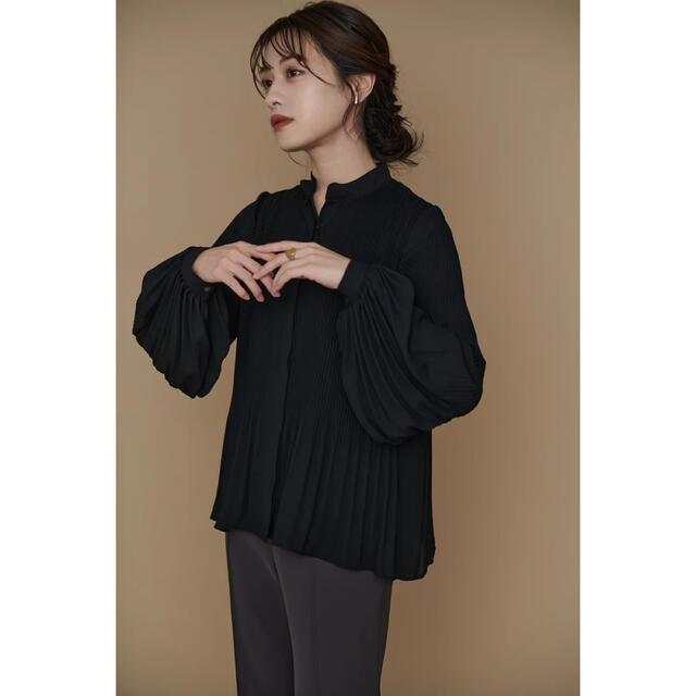 Pleats Chiffon Blouse L'or かじまり ロル