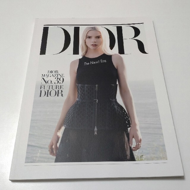 Christian Dior(クリスチャンディオール)のDIOR MAGAZINE No.39 エンタメ/ホビーの雑誌(ファッション)の商品写真
