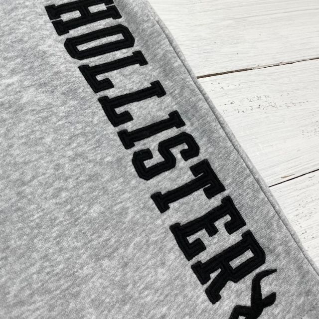 Hollister(ホリスター)の新品【メンズL】★ホリスター★スウェット生地ショートパンツ/グレー黒 メンズのパンツ(ショートパンツ)の商品写真