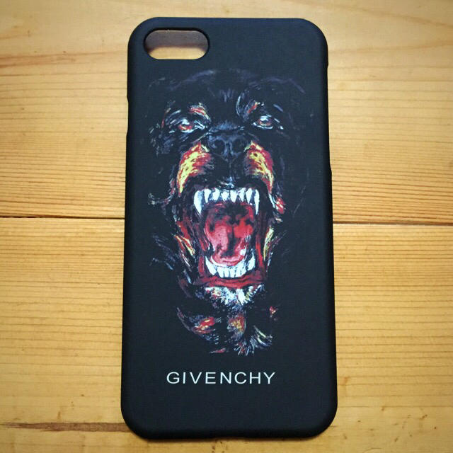 GIVENCHY(ジバンシィ)の箱なしの為 大特価‼️ 新品 GIVENCHY iphone7 ケース スマホ/家電/カメラのスマホアクセサリー(iPhoneケース)の商品写真