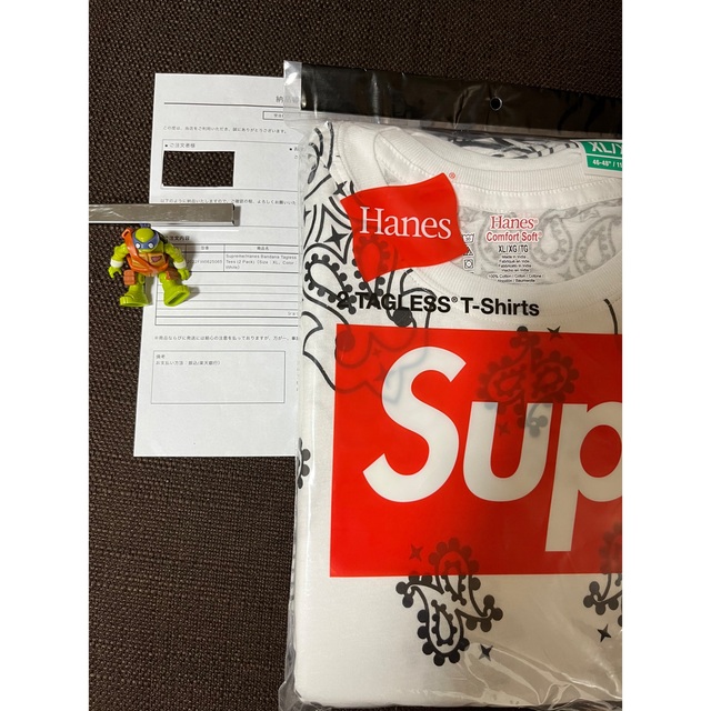 Supreme(シュプリーム)の１枚　XLサイズ supreme Hanes Bandana Tee 新品 メンズのトップス(Tシャツ/カットソー(半袖/袖なし))の商品写真